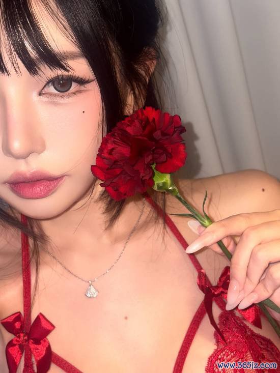 这么的圣诞女友你顶得住吗？韩版完蛋好意思女晒新图